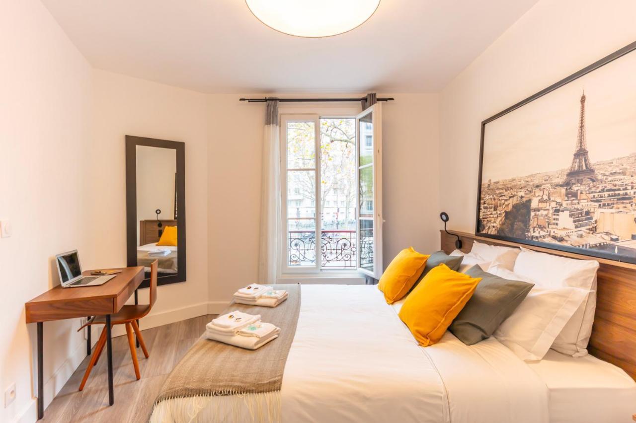 Enjoy The Traditional Parisian Life Apartment Exterior foto