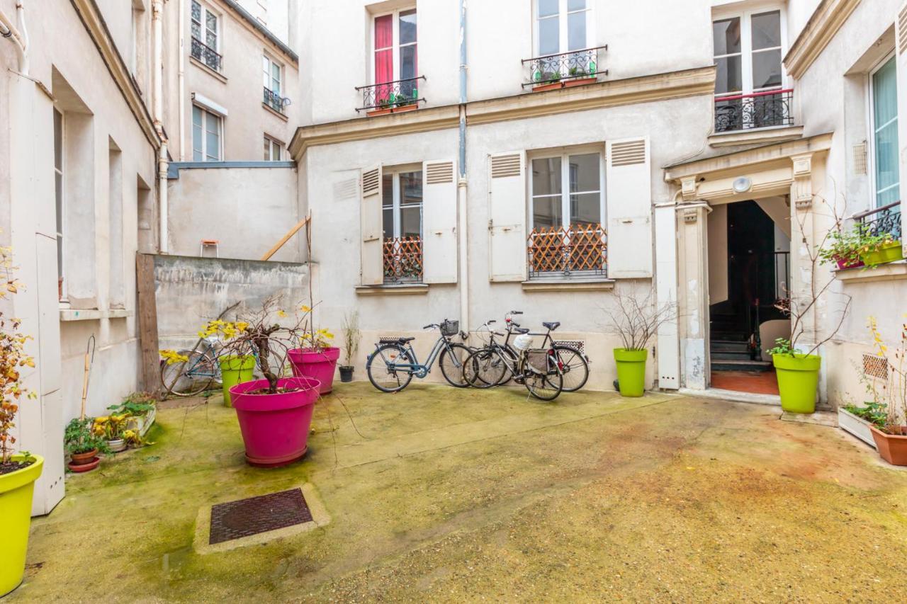 Enjoy The Traditional Parisian Life Apartment Exterior foto